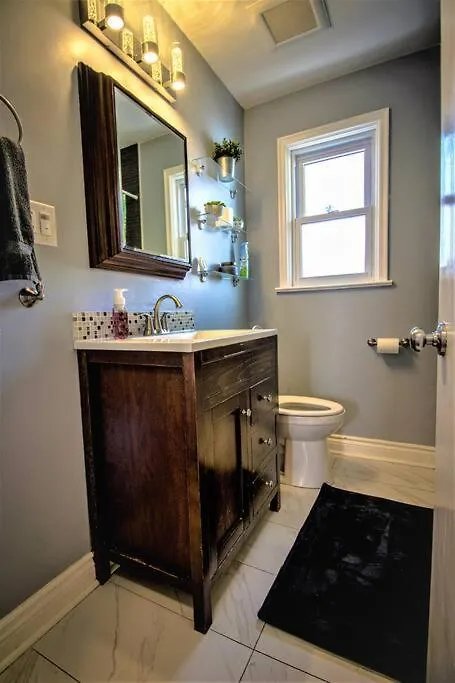 Charming Cozy Ravine Home Mins To Parks & Lake Entire House Toronto Holiday home