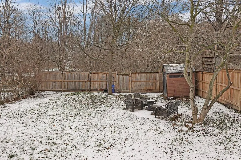 Charming Cozy Ravine Home Mins To Parks & Lake Entire House Toronto