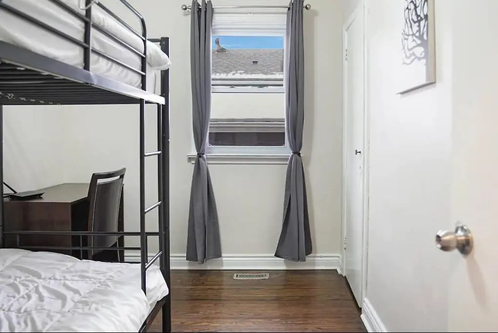 Charming Cozy Ravine Home Mins To Parks & Lake Entire House Toronto